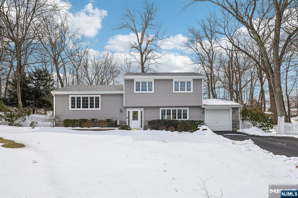 60 Cherokee Trail