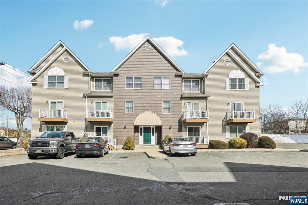 474 Forest Street 303