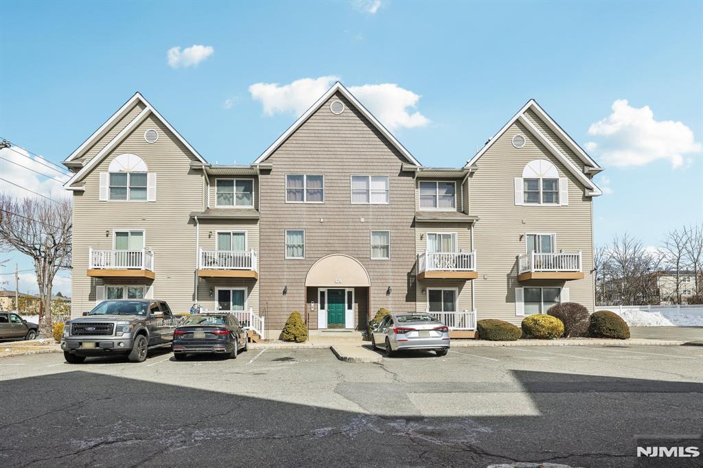 474 Forest Street 303