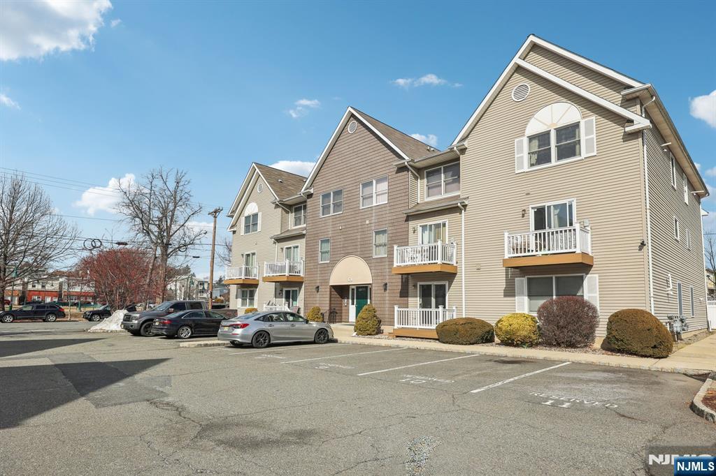 474 Forest Street 303