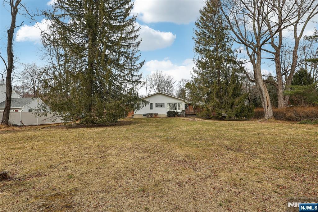 8 Sparrowbush Road