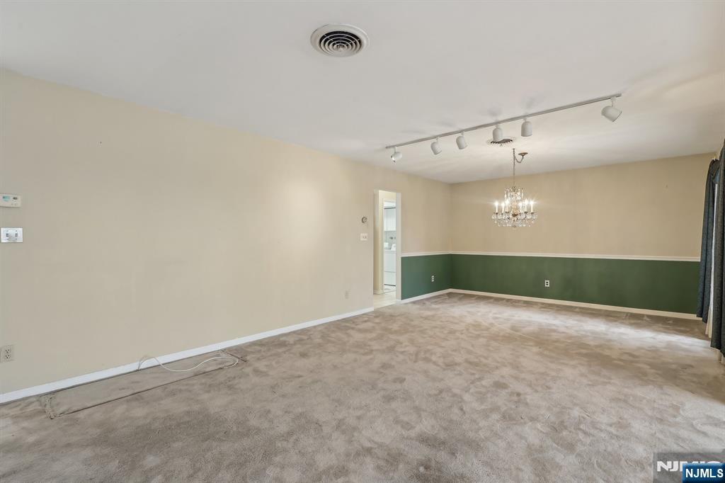 8 Sparrowbush Road