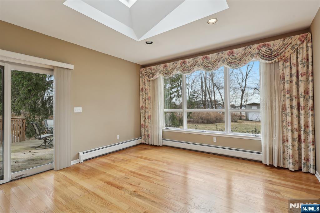 8 Sparrowbush Road