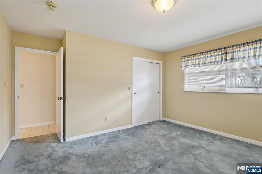 8 Sparrowbush Road