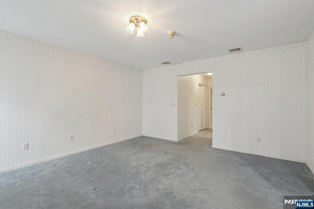 8 Sparrowbush Road