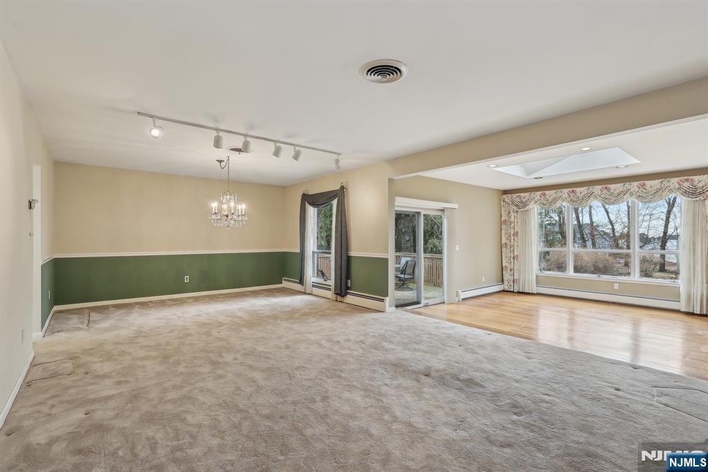 8 Sparrowbush Road