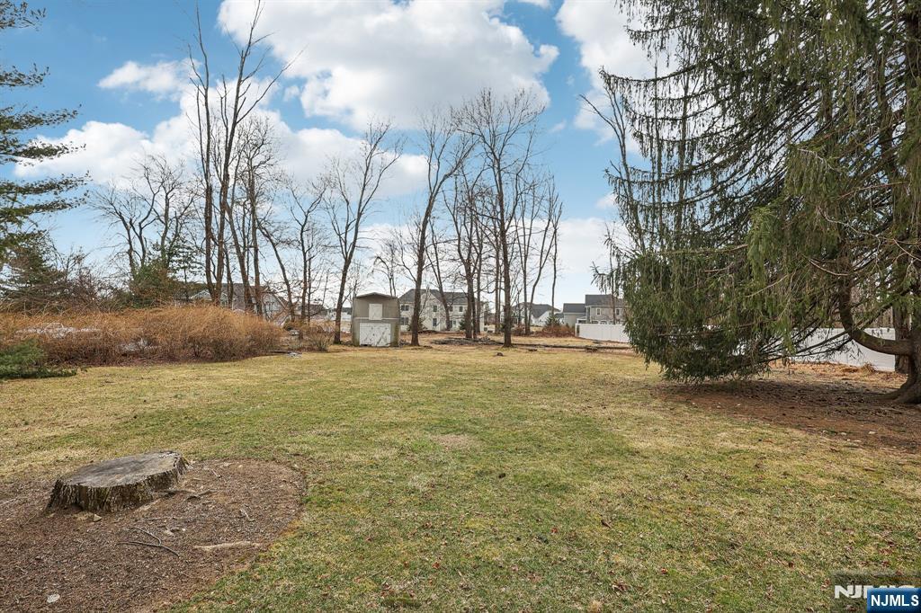 8 Sparrowbush Road