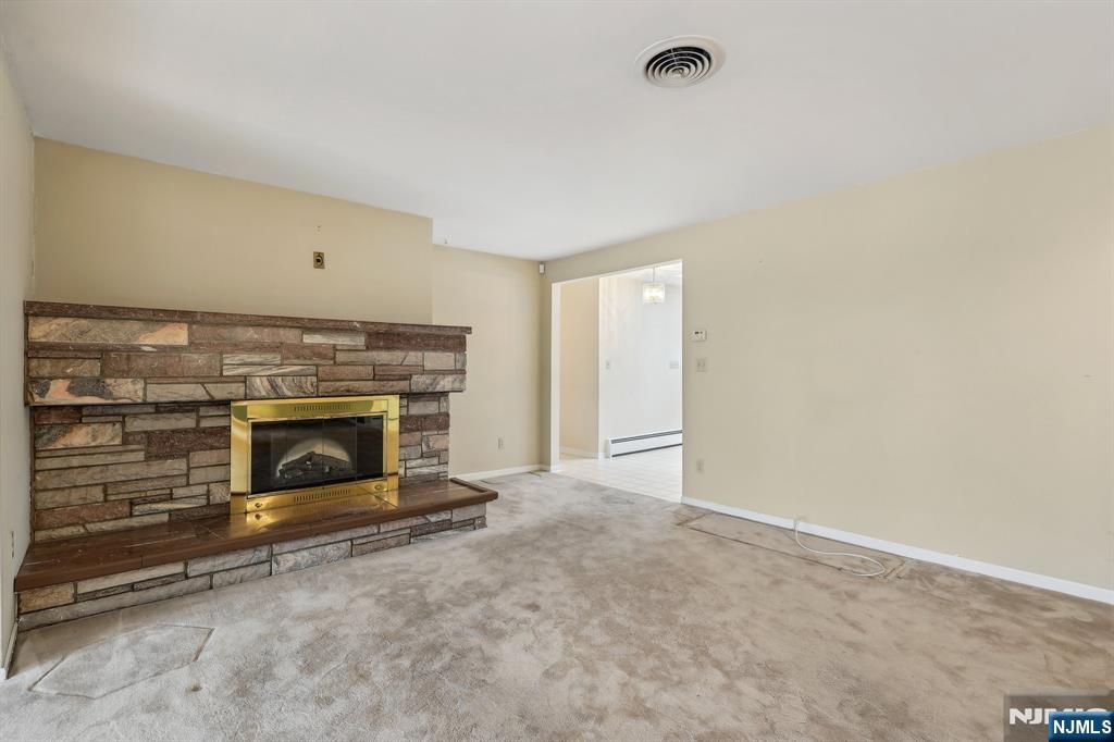 8 Sparrowbush Road