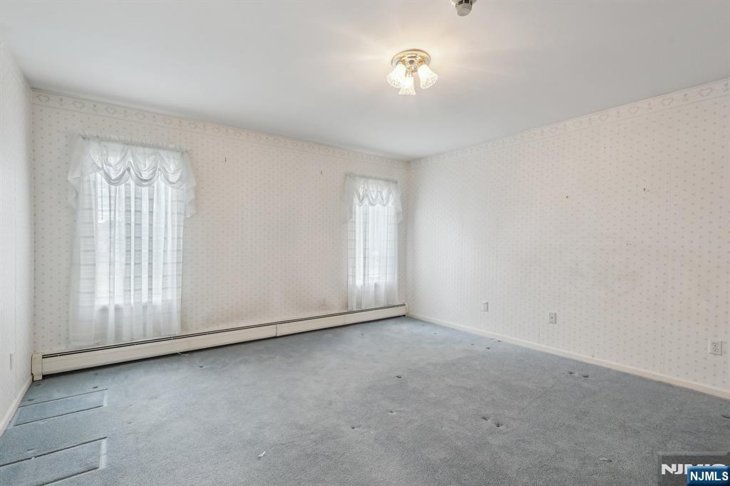 8 Sparrowbush Road