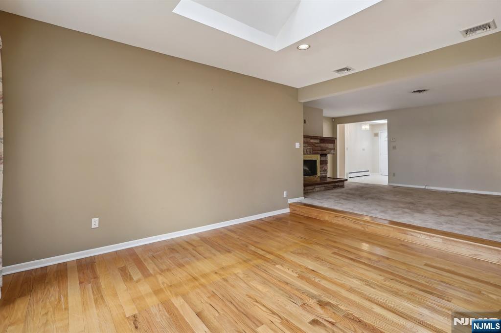 8 Sparrowbush Road
