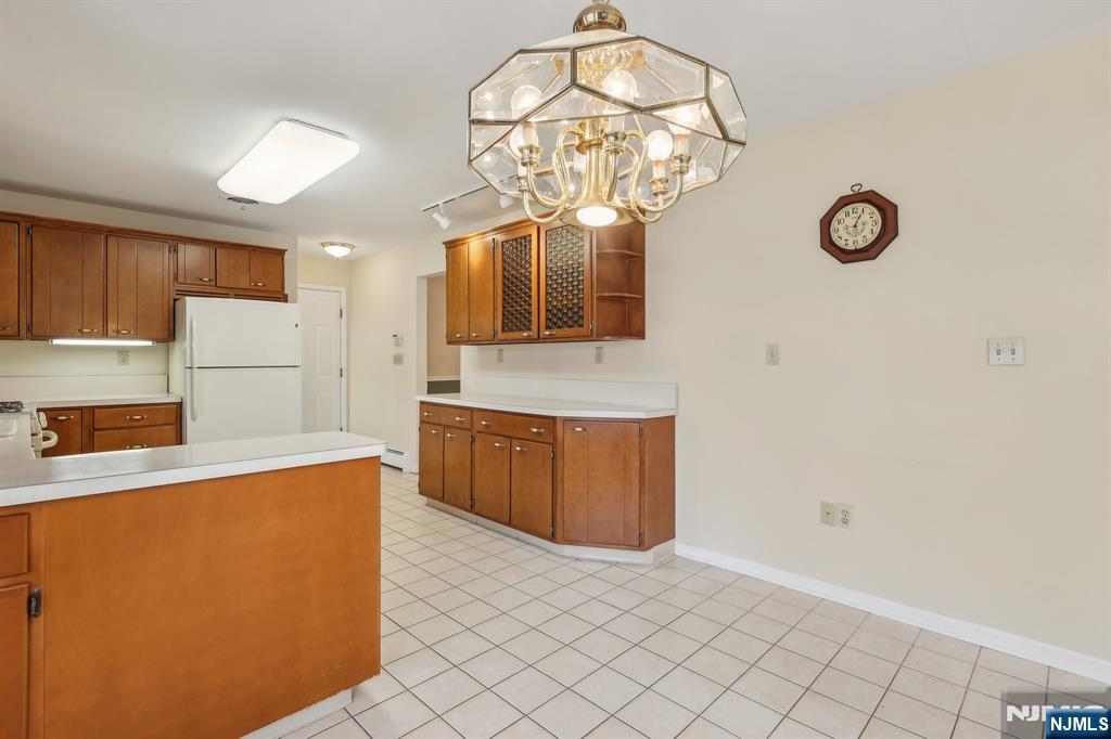 8 Sparrowbush Road