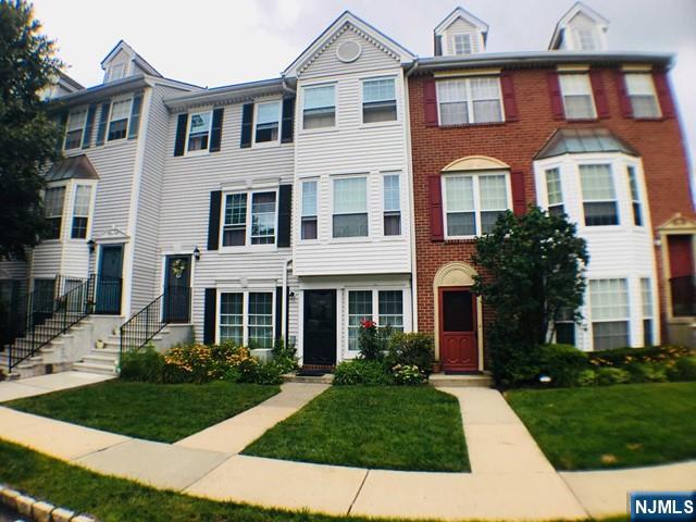 1176 Sycamore Lane