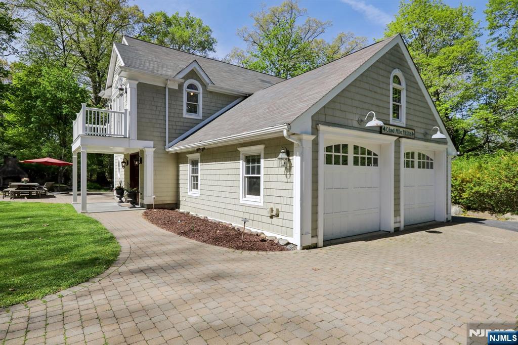 41 Snow Drive