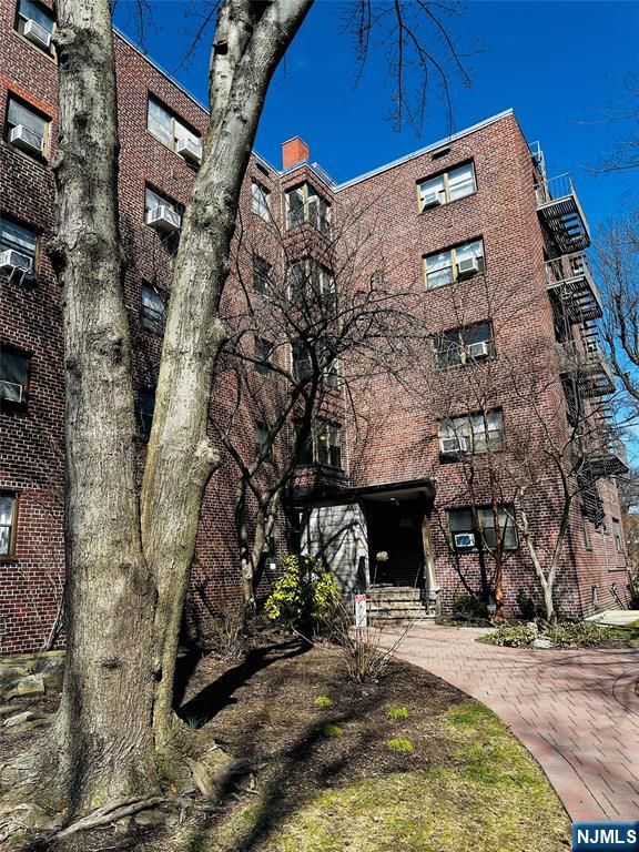 401 Park Place 1H