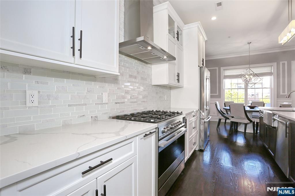 202 Brandon Court 202