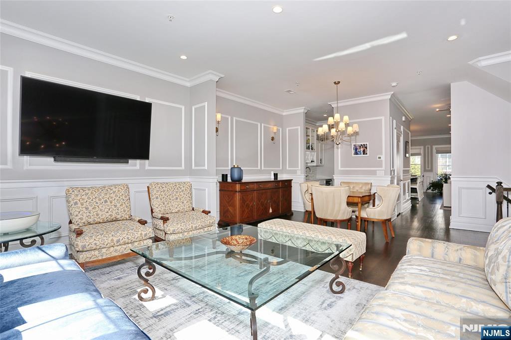 202 Brandon Court 202