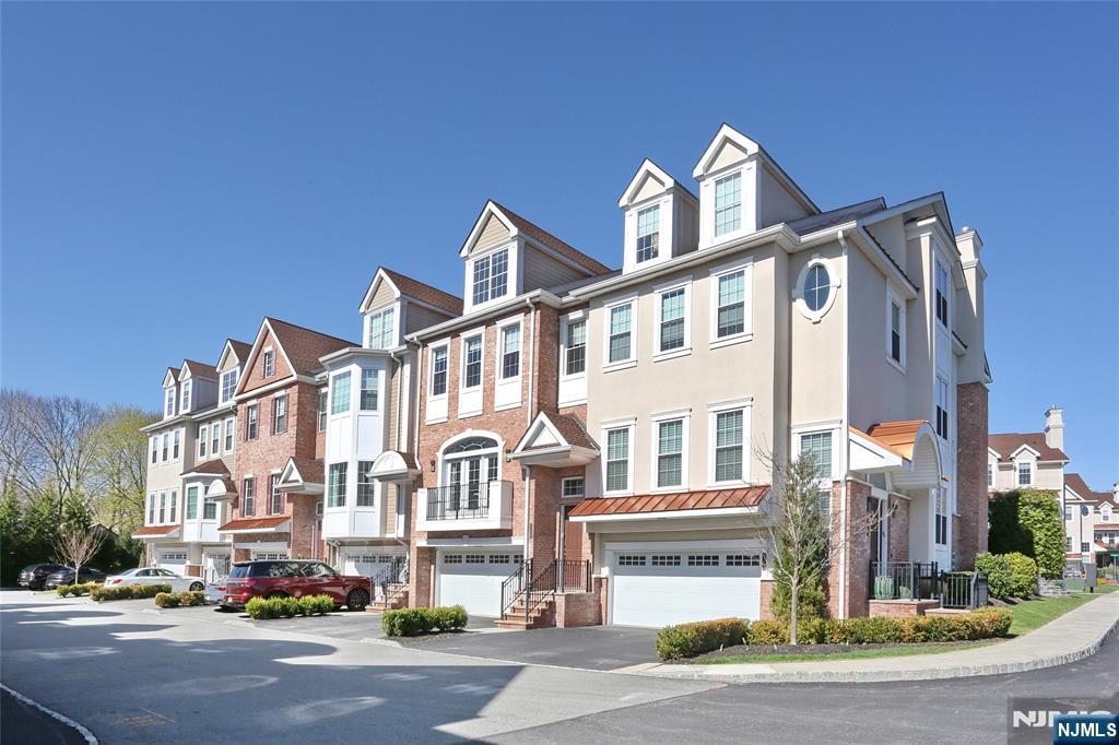 202 Brandon Court 202