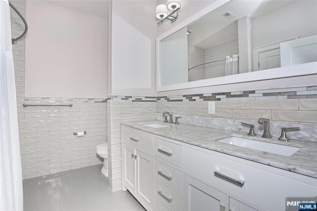202 Brandon Court 202