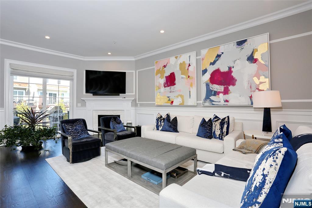 202 Brandon Court 202
