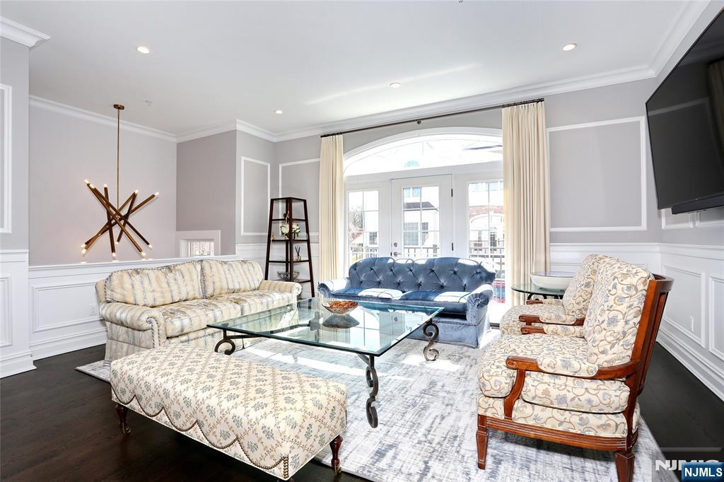 202 Brandon Court 202
