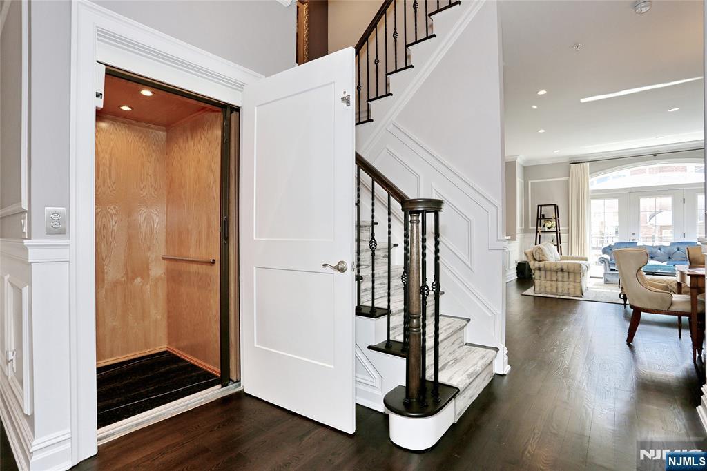 202 Brandon Court 202
