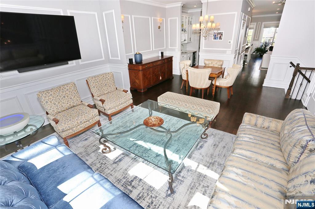 202 Brandon Court 202