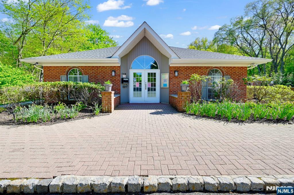 116 Raintree Lane