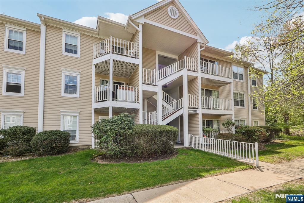 142 Raintree Lane
