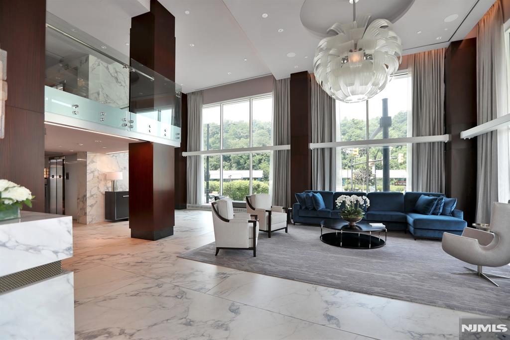 800 Ave At Port Imperial Boulevard 305