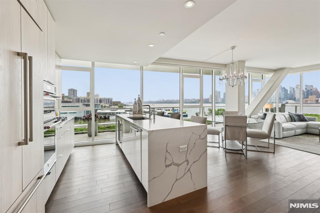 800 Ave At Port Imperial Boulevard 305