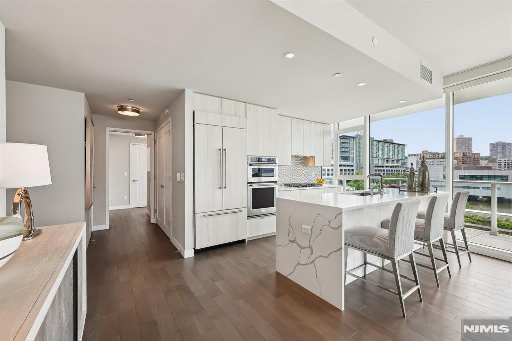 800 Ave At Port Imperial Boulevard 305