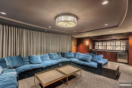 800 Ave At Port Imperial Boulevard 305