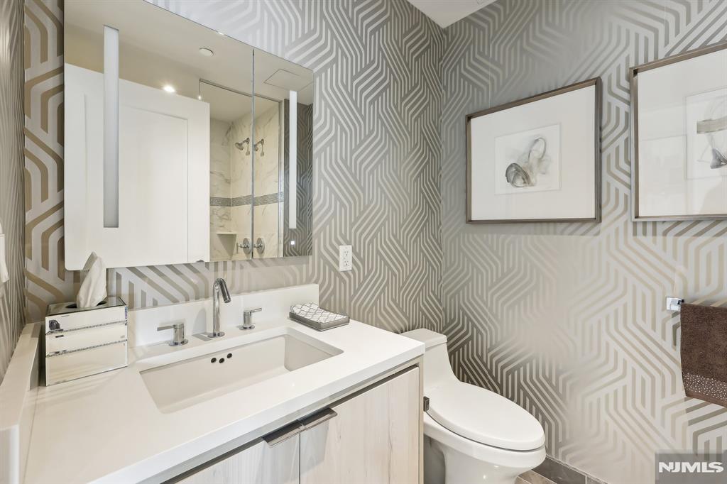 800 Ave At Port Imperial Boulevard 305