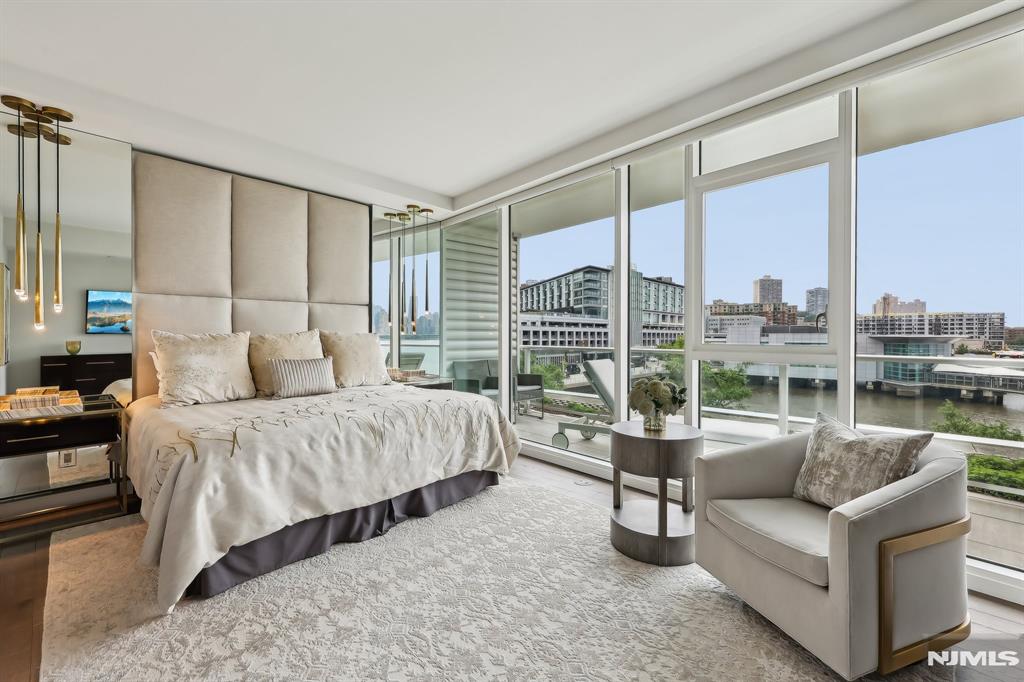 800 Ave At Port Imperial Boulevard 305