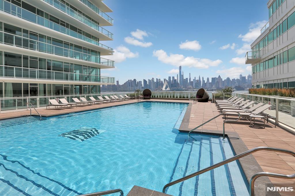 800 Ave At Port Imperial Boulevard 305