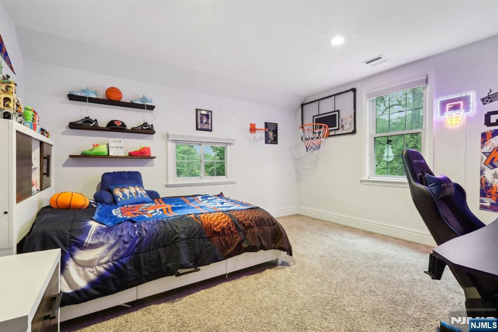 785 Ridgewood Road