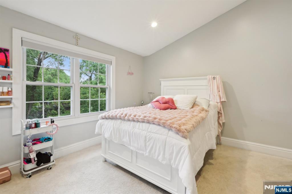 785 Ridgewood Road
