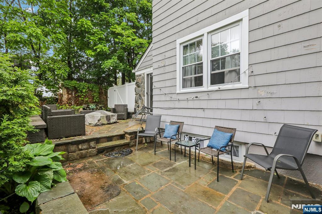 785 Ridgewood Road