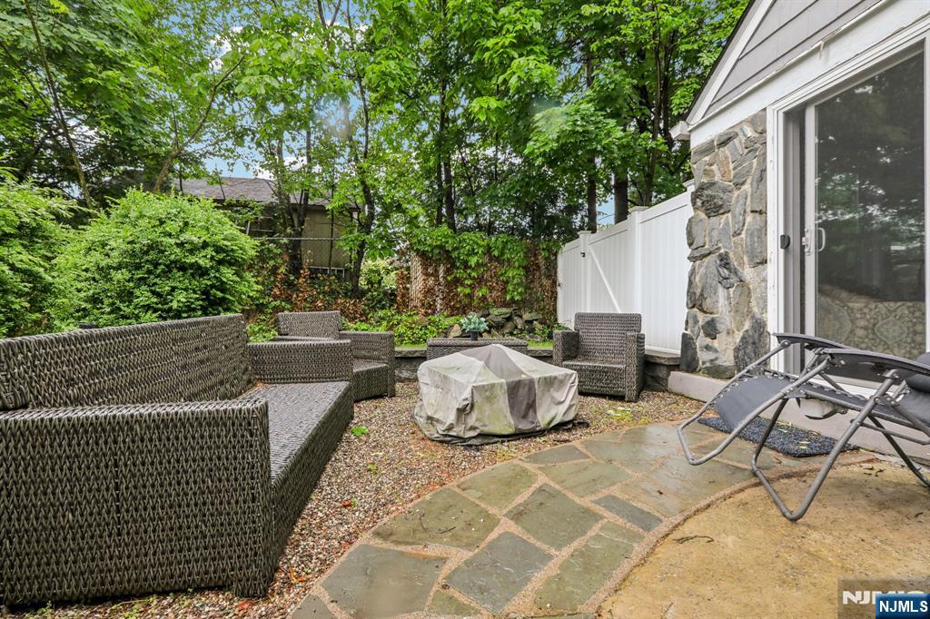 785 Ridgewood Road