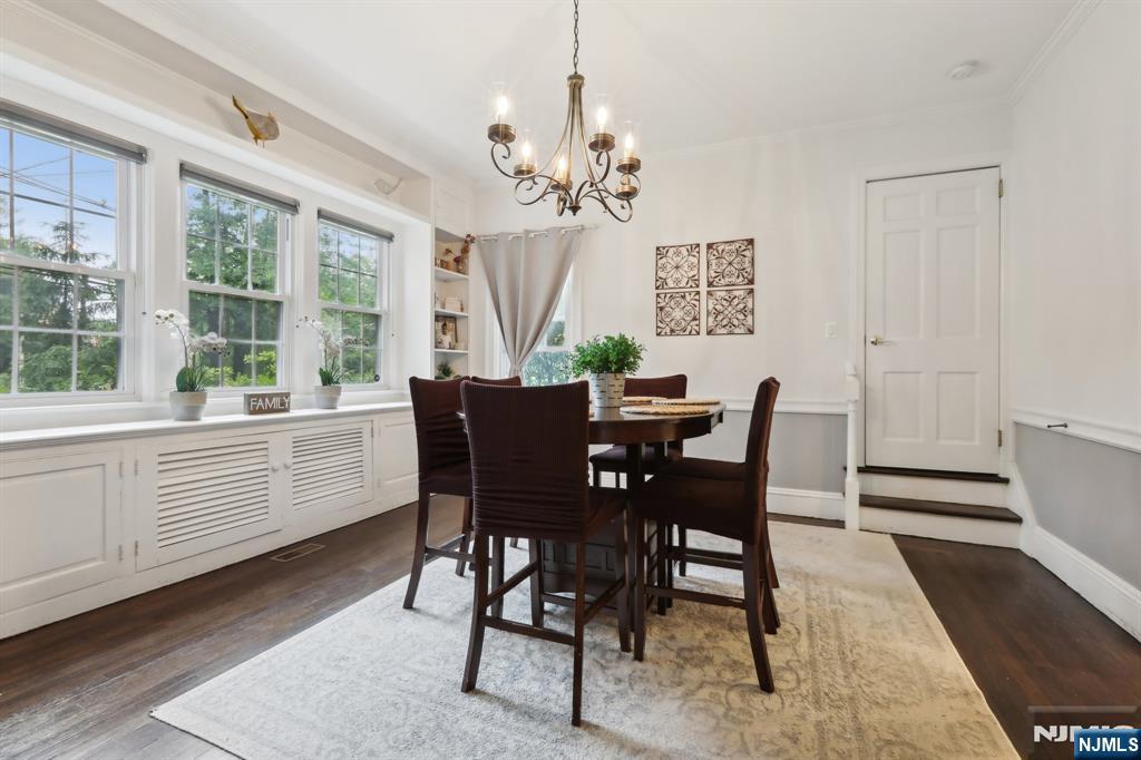 785 Ridgewood Road
