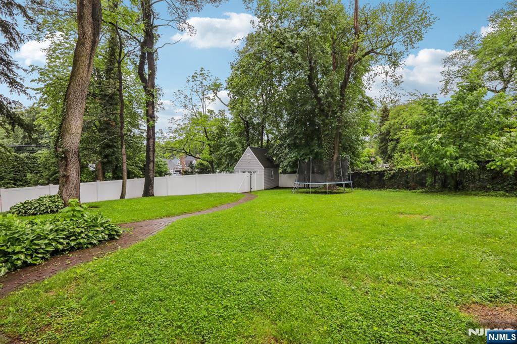785 Ridgewood Road