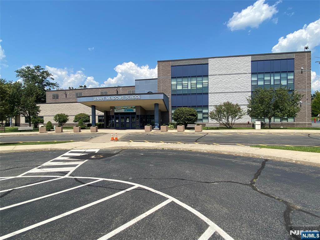 2110 Hawthorne Lane