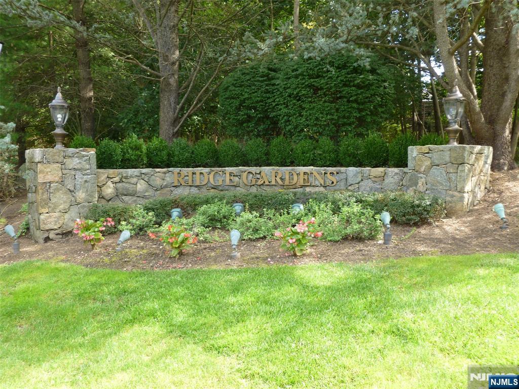 2110 Hawthorne Lane