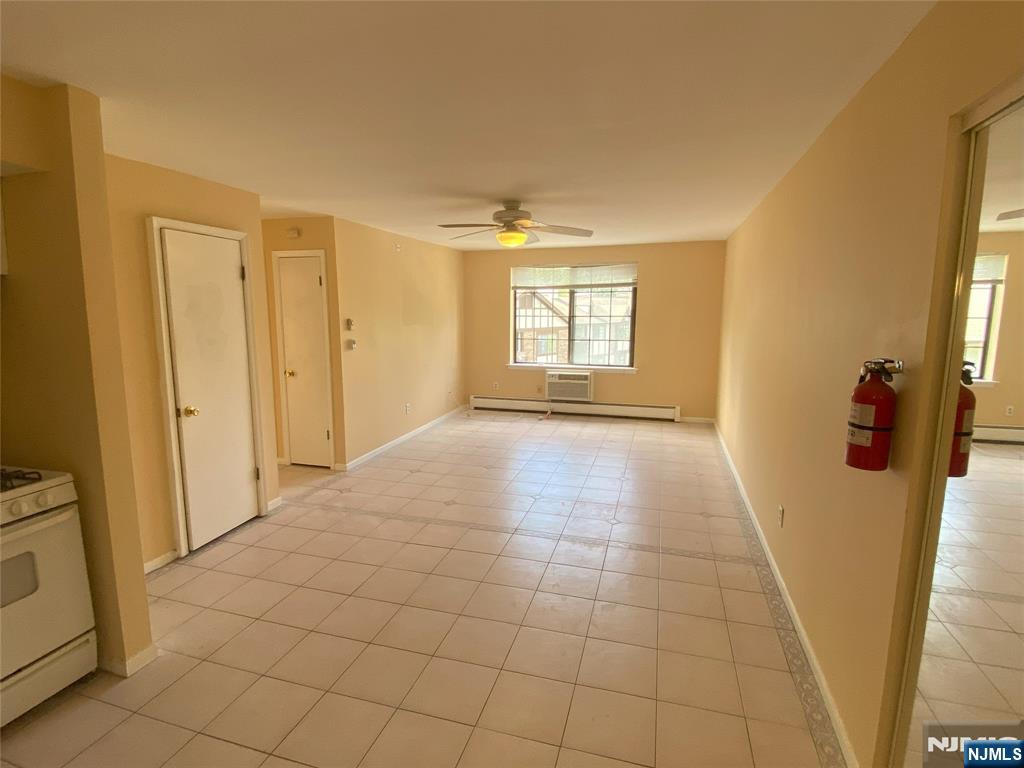 2110 Hawthorne Lane