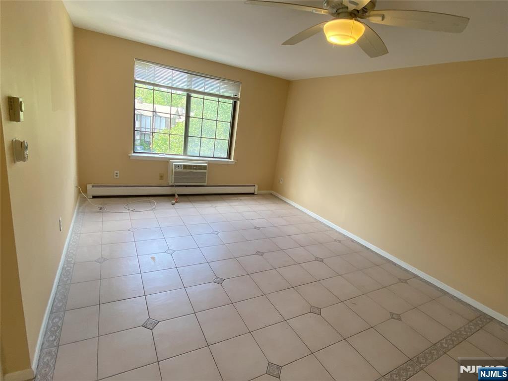 2110 Hawthorne Lane