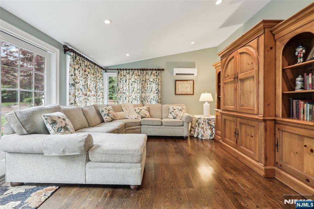 99 Algonquin Trail