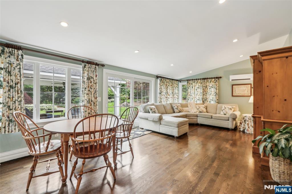 99 Algonquin Trail