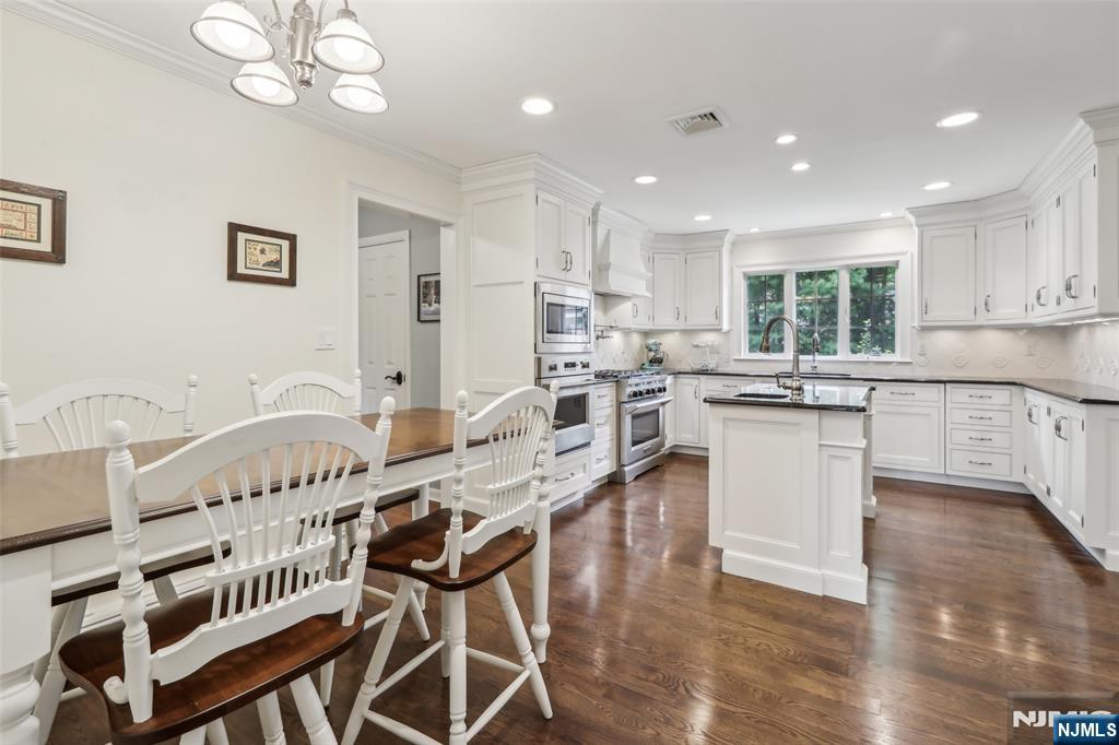 99 Algonquin Trail