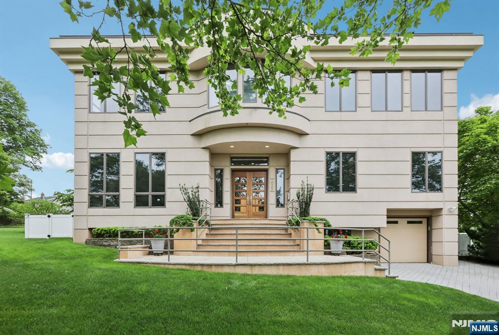 435 Cypress Court