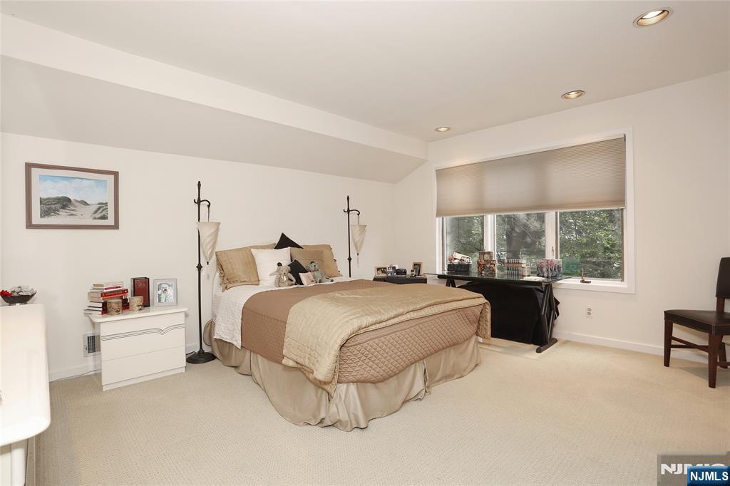 11 Sutton Way